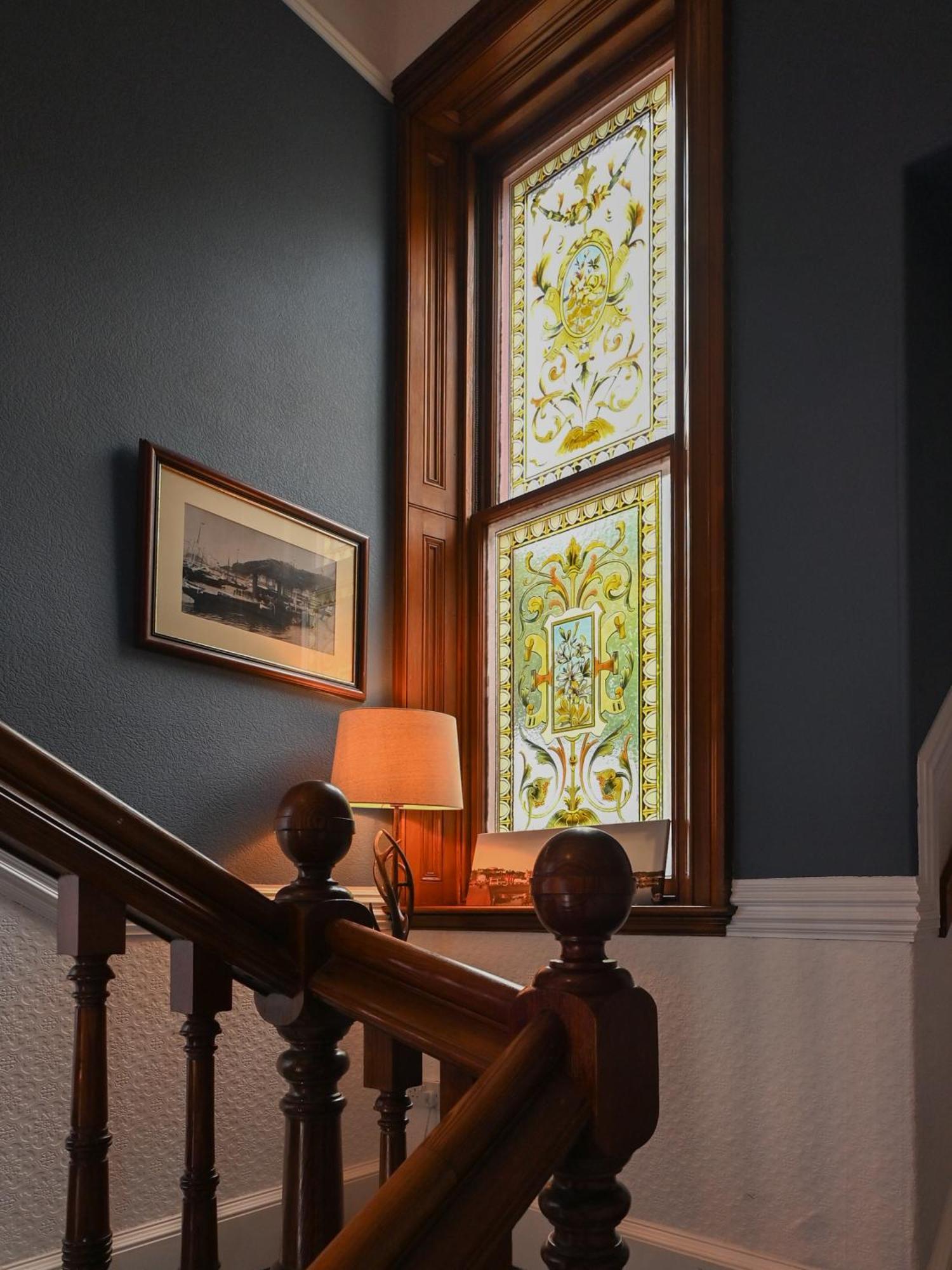 Mackays Hotel Oban Bagian luar foto